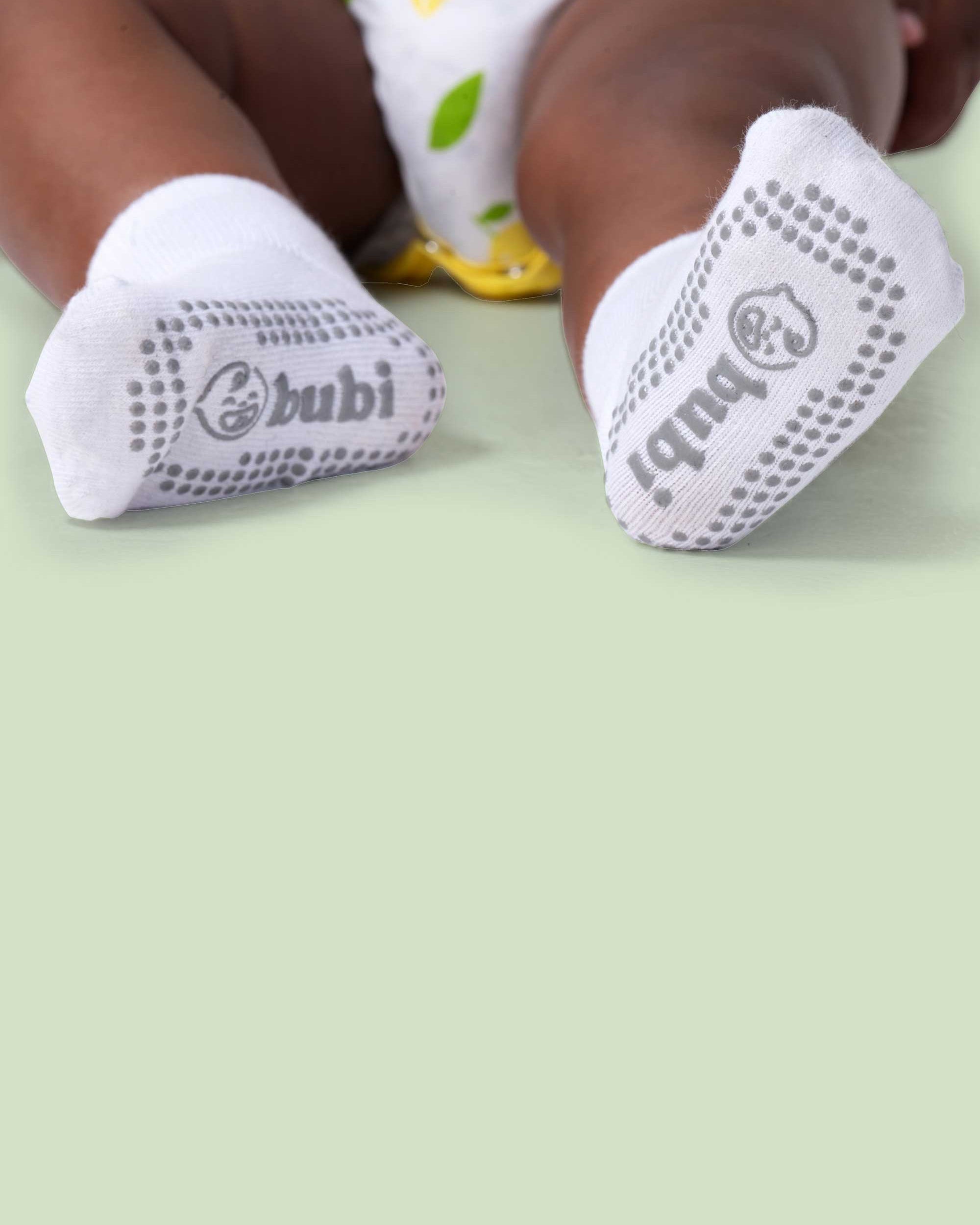 cotton baby socks - close-up logo view